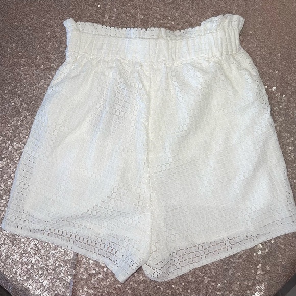 NWT ILLA ILLA Cream Crocheted Shorts - Picture 6 of 9